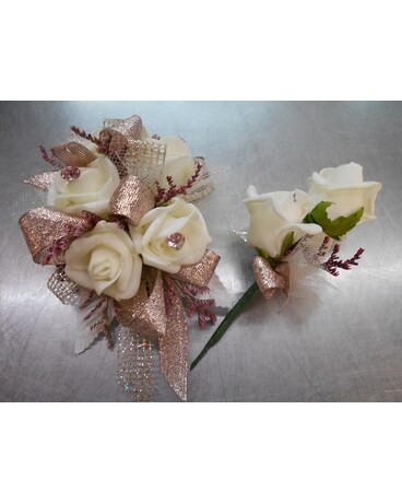 Rose Gold 1 Corsage