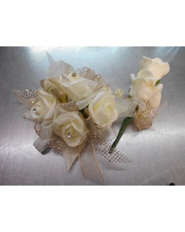 Champagne Gold 1 Corsage