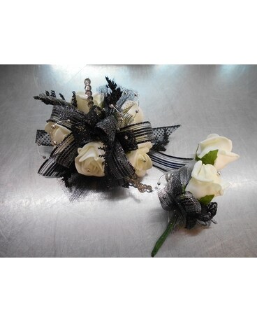 Black 1 Corsage