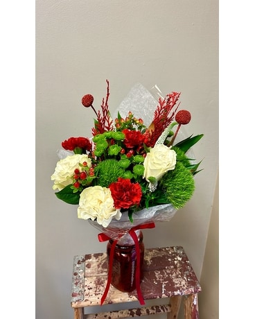 Christmas Cheer Flower Arrangement