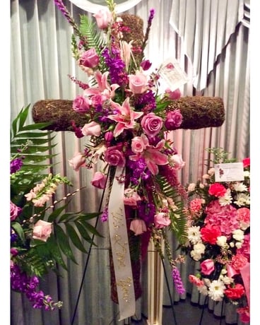 Standing Sprays & Wreaths  (call for inquiries) Funeral Arrangement