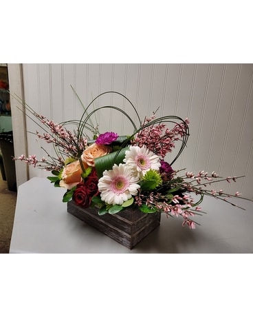 Scott's Classic Box Flower Arrangement