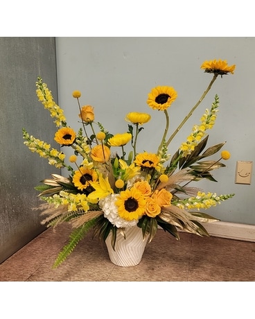 Scott's Premium Container Flower Arrangement