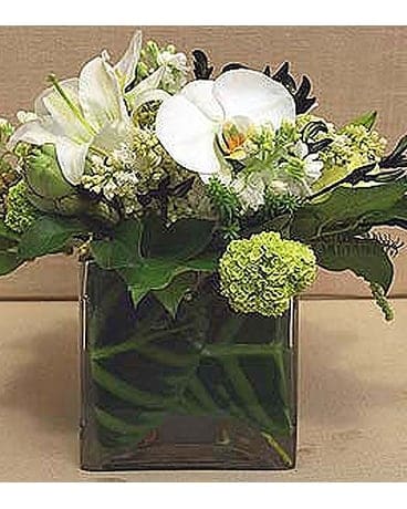 Tres Melinda Flower Arrangement