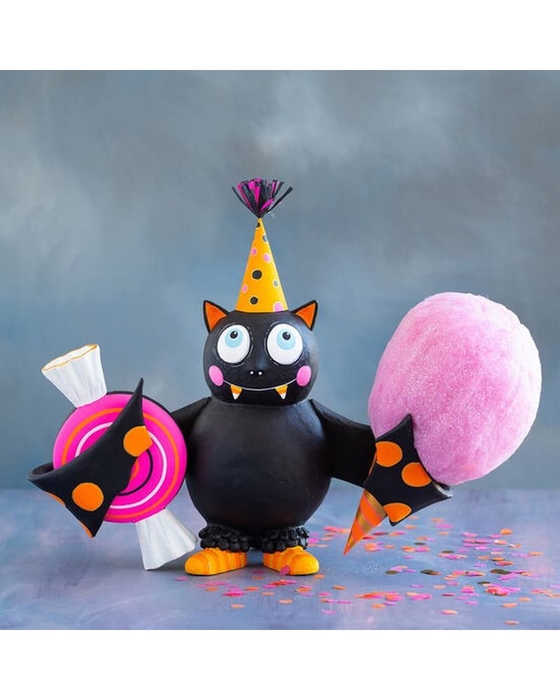 Glitterville Sweet Toothy the Bat Display - Thumbnail 3