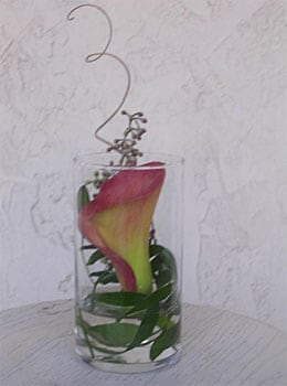 simple calla lily with greenery
