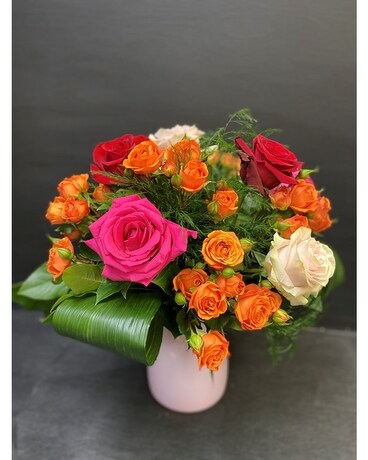 6 Mixed Roses with 6 Spray Roses Flower Arrangement