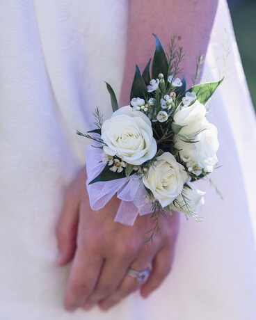 Mini Rose Corsage Corsage