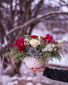 Boho Let it Snow Flower Arrangement