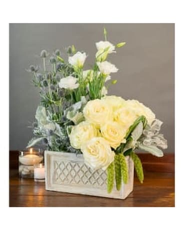 PARISIAN SIMPLICITY Flower Arrangement