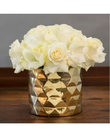 GOLDEN BEAUTY Flower Arrangement