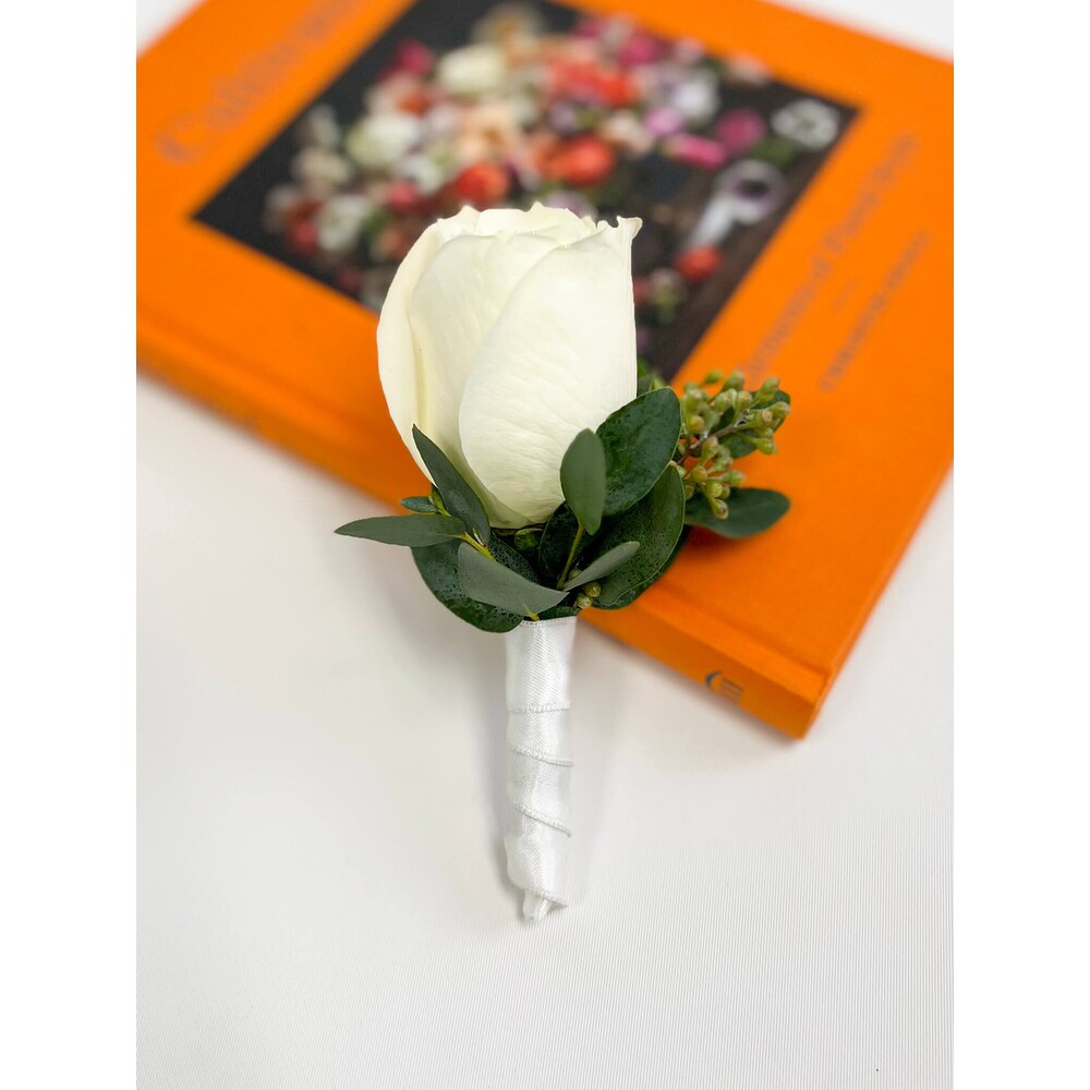 Boutonnieres in Arlington, Carrolton & Plano | In Bloom Flowers