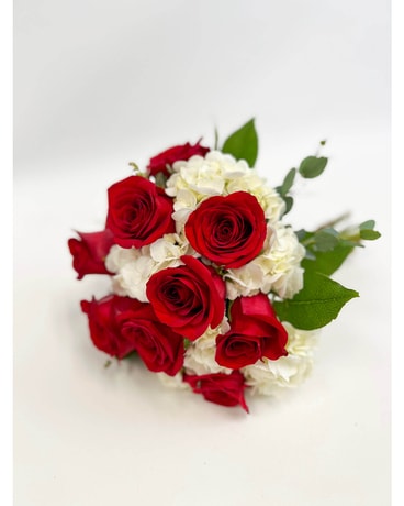 Classic Beauty Clutch Bouquet