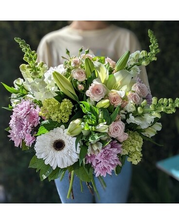 Pastel Palette Handtied Bouquet Flowers