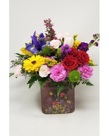 Frosted Pink Cube Flower Arrangement