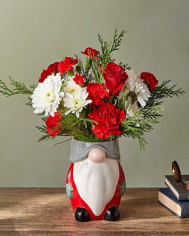 NORTH POLE MAGIC BOUQUET Flower Arrangement