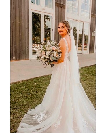 Makenzi Wedding Arrangement