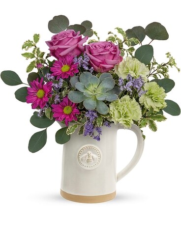 Teleflora's Queen Bee Bouquet Flower Arrangement