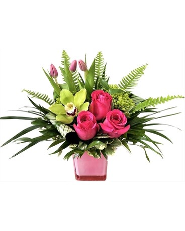 Pretty in Pink Flower Arrangement