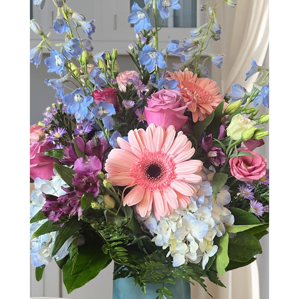 Seaside Breeze in Fairfield CT - Irene's Flower Shop