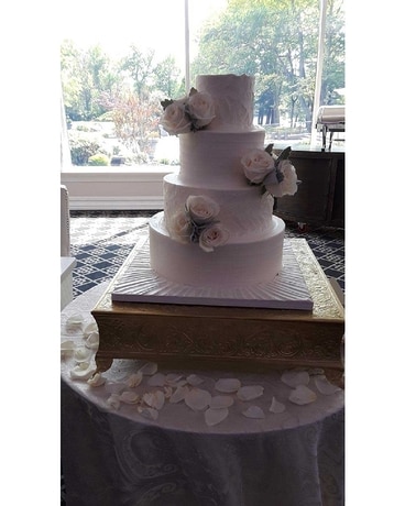 Cake Flower Arrangement