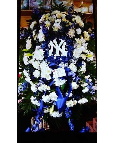 Spray yankee logo Flower Arrangement