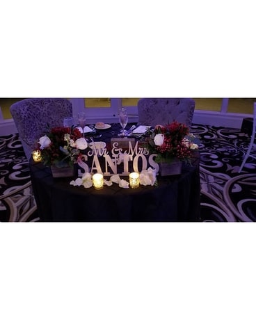 Sweetheart table  Grand oaks house vendor Flower Arrangement