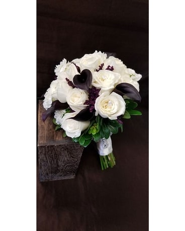 Schwartzwalder mini callas Flower Arrangement