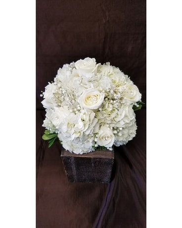 Whitehydrangeas bling roses Flower Arrangement
