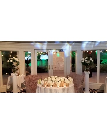 Sweetheart table Flower Arrangement