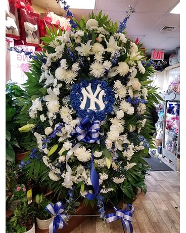 Yankee spray Flower Arrangement