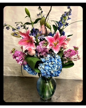 PINK LILY GARDEN Flower Arrangement