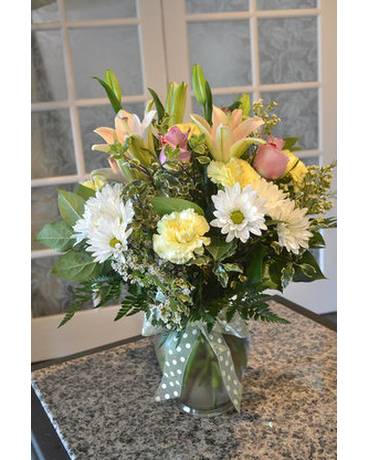 Daisy Delight Flower Arrangement