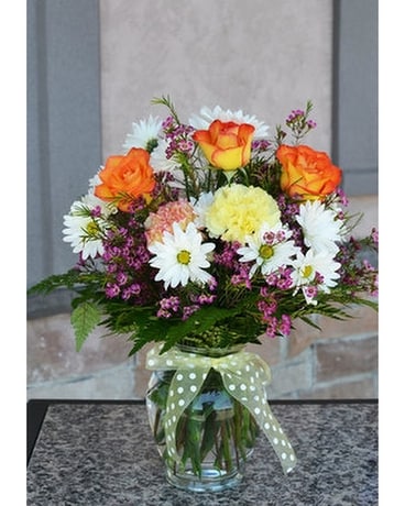 POLKA DOT DAISY Flower Arrangement