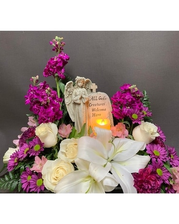 GARDEN ANGEL Flower Arrangement