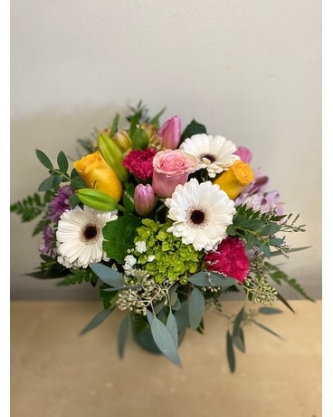 Pretty please bouquet by vivian Flower Arrangement