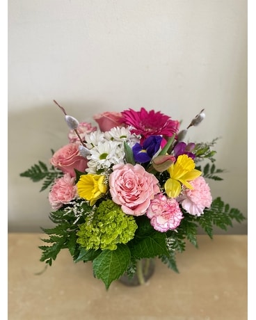 Beautiful spring bouquet in vase Flower Arrangement