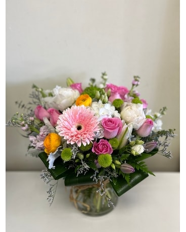 Elegant stunning bouquet by Vivian Flower Arrangement