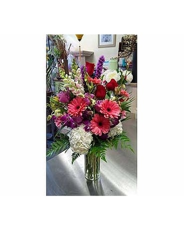Stunning Beauty #1 by Vivian Flower Arrangement