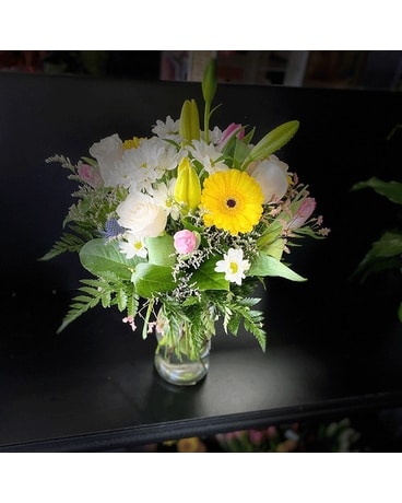 Make a wish by Vivian Flower Arrangement