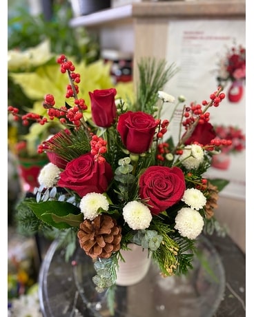 Holiday season flowers arrangement by vivian Flower Arrangement