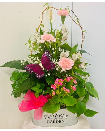 Sending A Garden Of Love Flower Arrangement