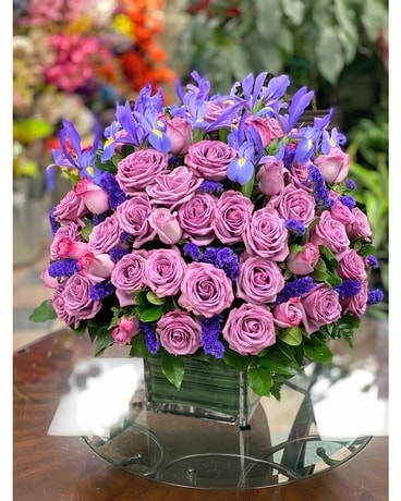 100 Lavender Roses, Iris and Statice Flower Arrangement