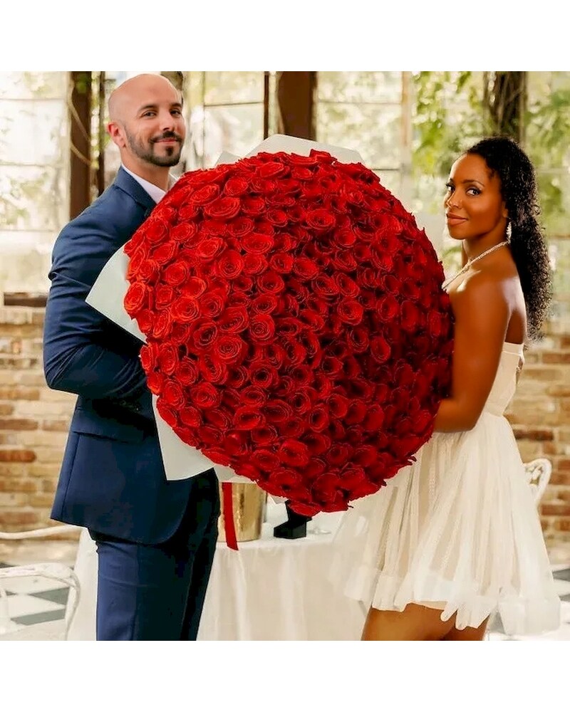 200 Red Roses Fancy Wrap in Brooklyn NY - Marine Florists