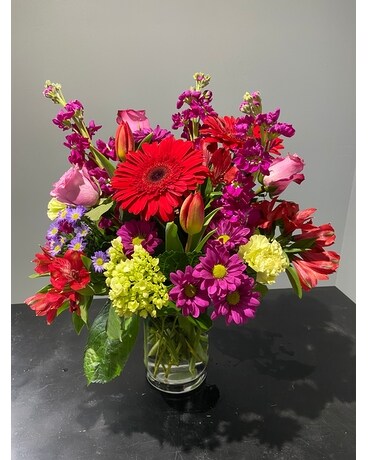 Simply Red Flower Arrangement