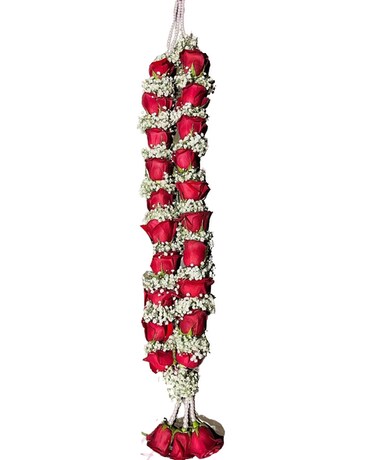 Red roses and baby breath Garland Flower Arrangement