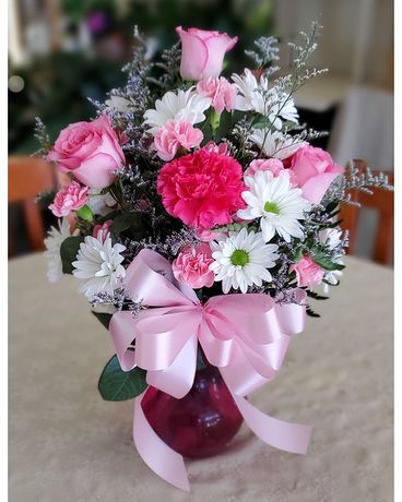Hugs & Kisses for Mom Flower Arrangement