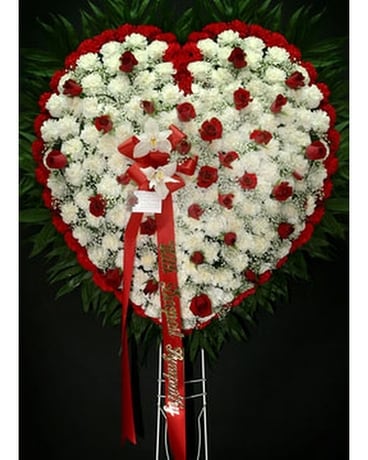 Standing Heart 04 Flower Arrangement