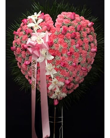 Standing Heart 06 Flower Arrangement