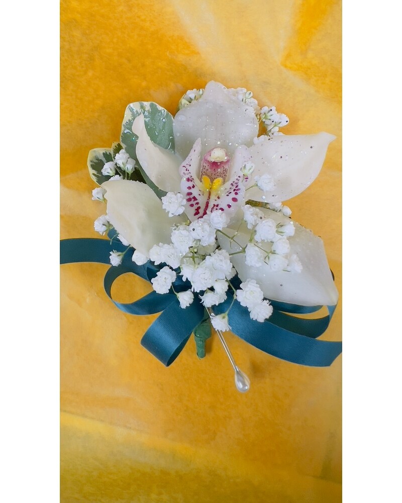 フラワー・ガーデニング corsage no.775 White dendrobium orchid wrist corsage with rhinestone jewels